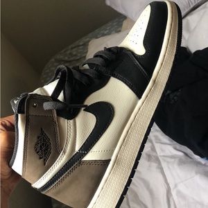 Selling Nike Air Jordan Mocha 1’s. Never been used at all. BRAND NEW!!!!